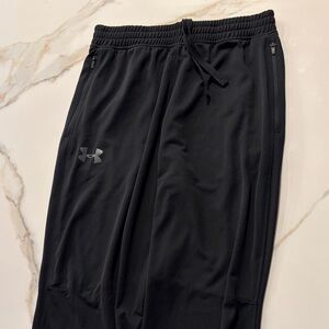 Men’s size Small Under Armour black Athletic Pants
